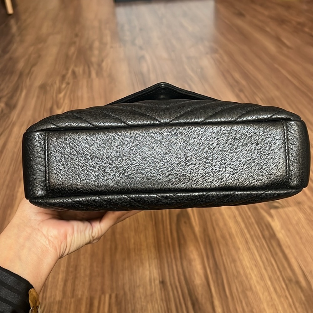 A113- 💯% authentic YSL College medium bag - Picture 14 of 17